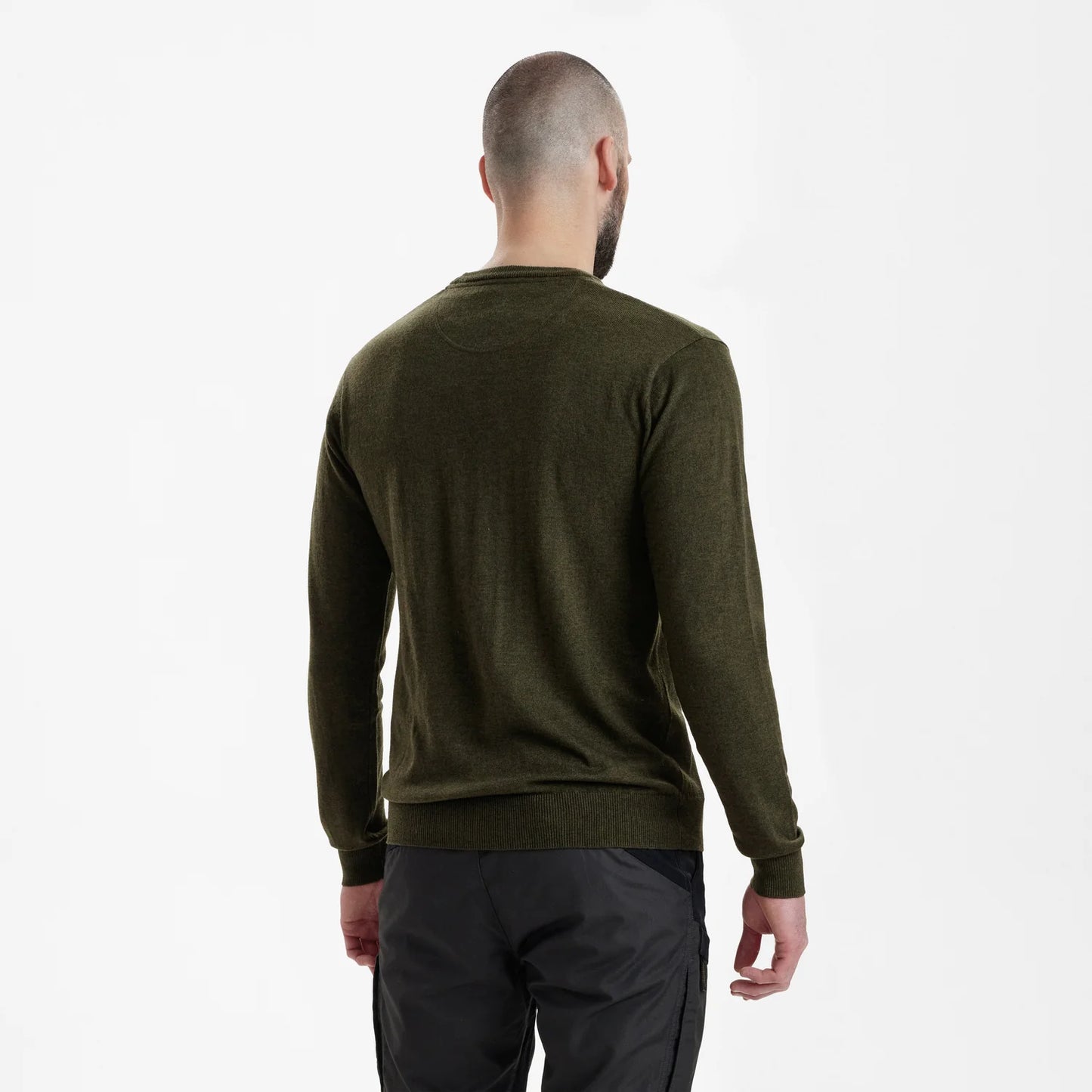 Kingston Stickad Tröja med rund hals - Green Melange - modell bakifrån