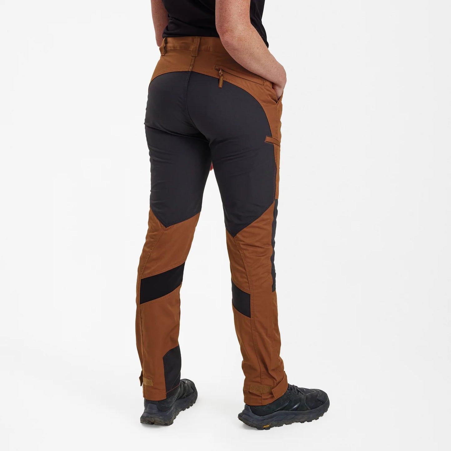 Lady Roja Byxor - Burnt Orange - modell bakifrån