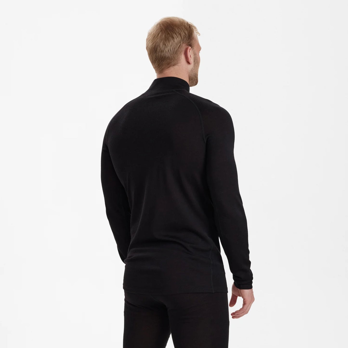 Quinn merinoundertröja med halv dragkedja - Black Oak - modell bakifrån