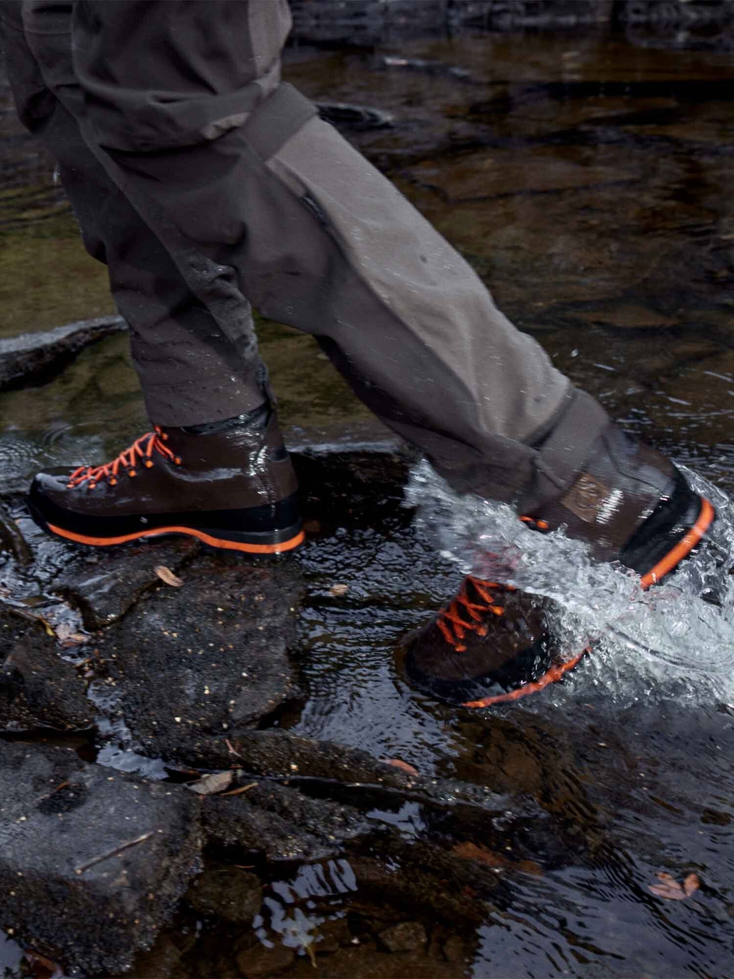 Tundra Light Wind-Tex Boots - Leather Brown - 20
