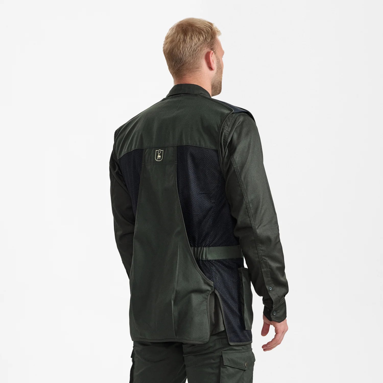 Atlas Mesh Skytteväst - Timber - modell bakifrån
