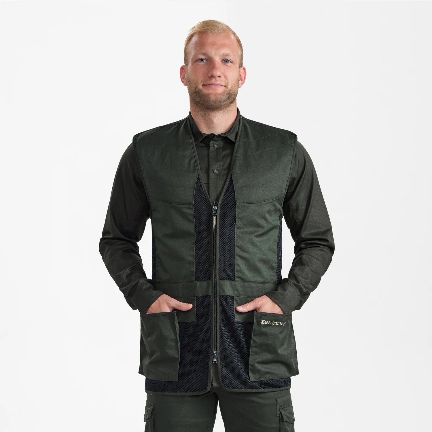 Atlas Mesh Skytteväst - Timber - modell framifrån