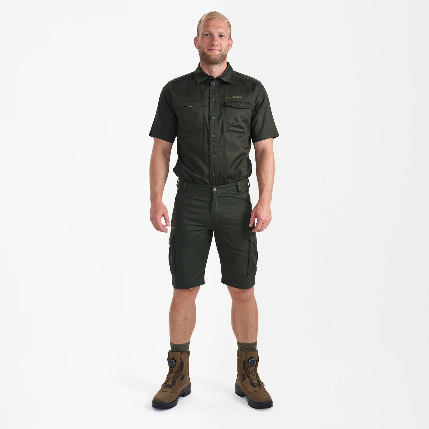 Atlas Shorts - Timber - modell framifrån