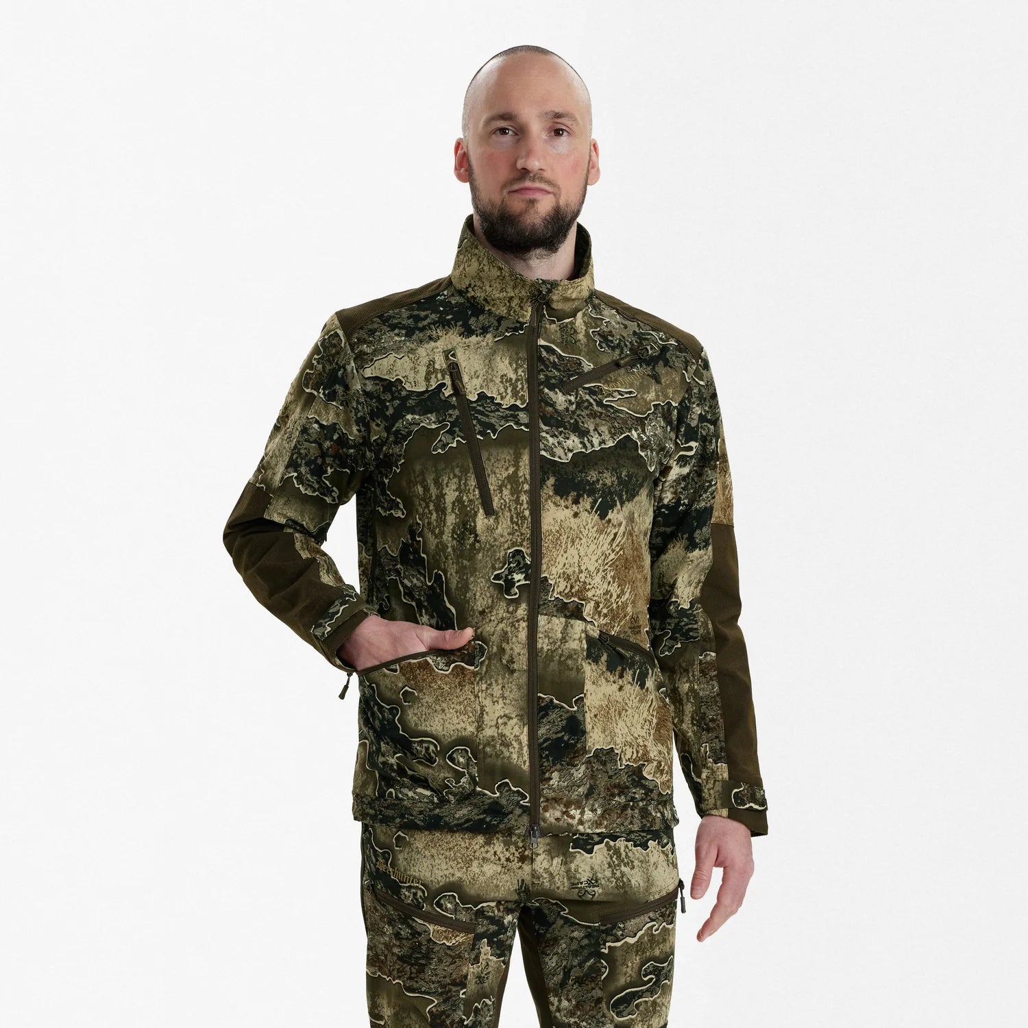 Excape Light Jacka - REALTREE EXCAPE™ - modell framifrån