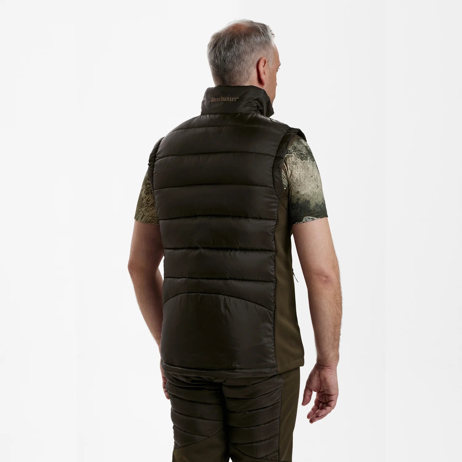 Excape Quilted Väst - Art Green - modell bakifrån