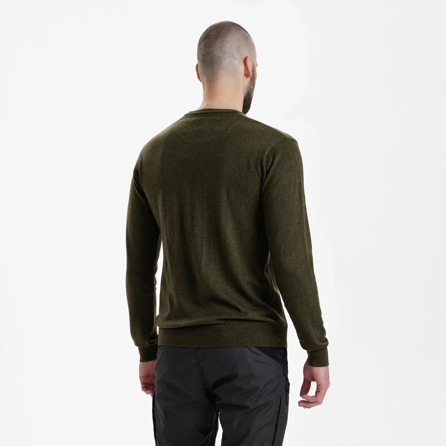 Kingston Stickad Tröja med rund hals - Green Melange - modell bakifrån