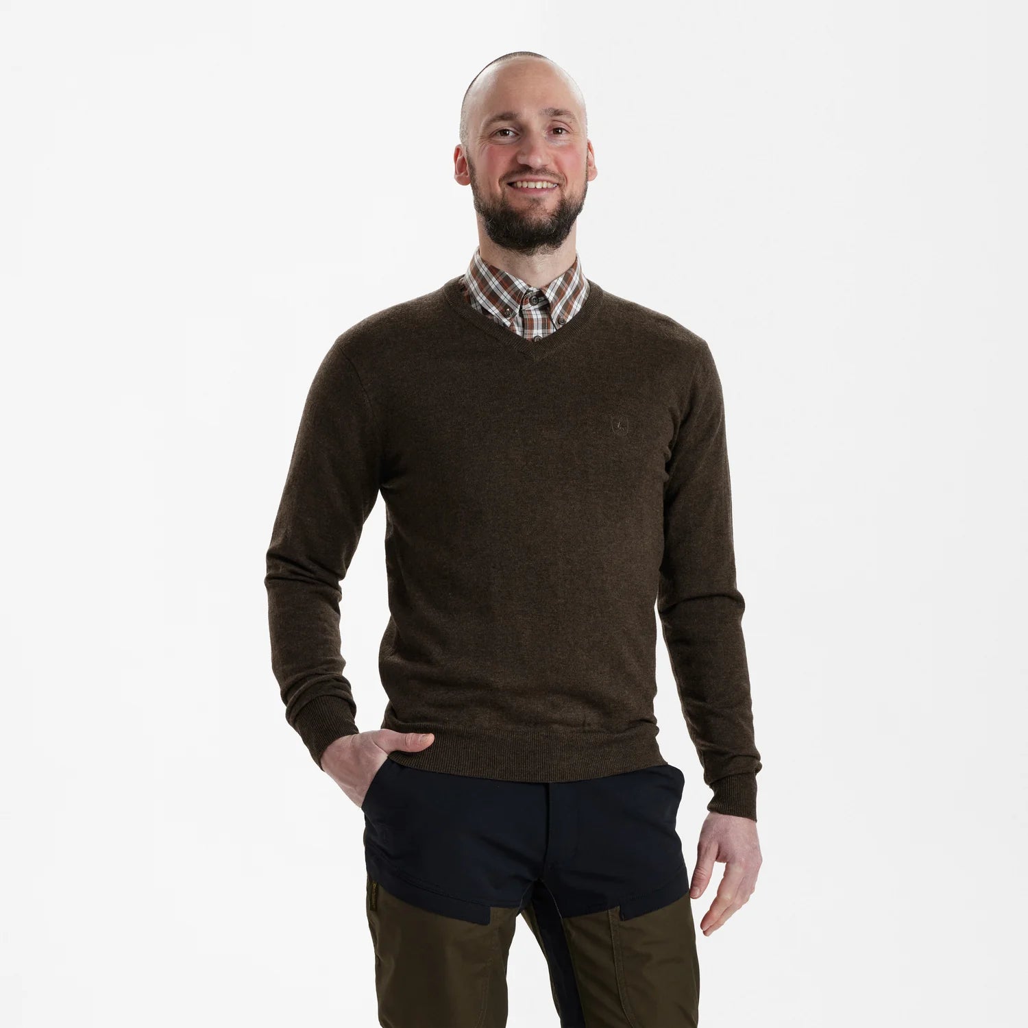 Kingston V-ringad stickad tröja - Dark Elm - modell framifrån