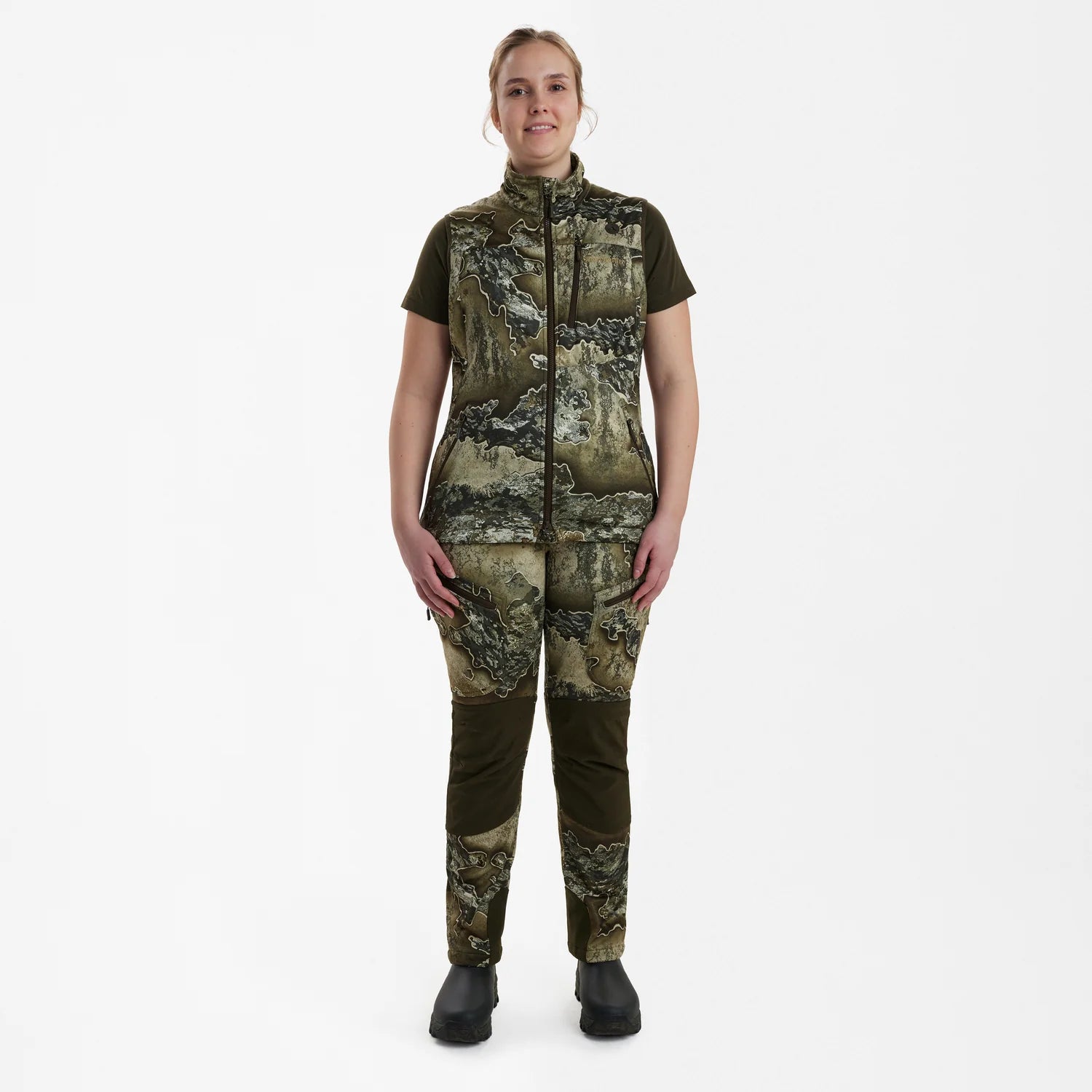 Lady Excape Softshell-väst - REALTREE EXCAPE™ - modell framifrån