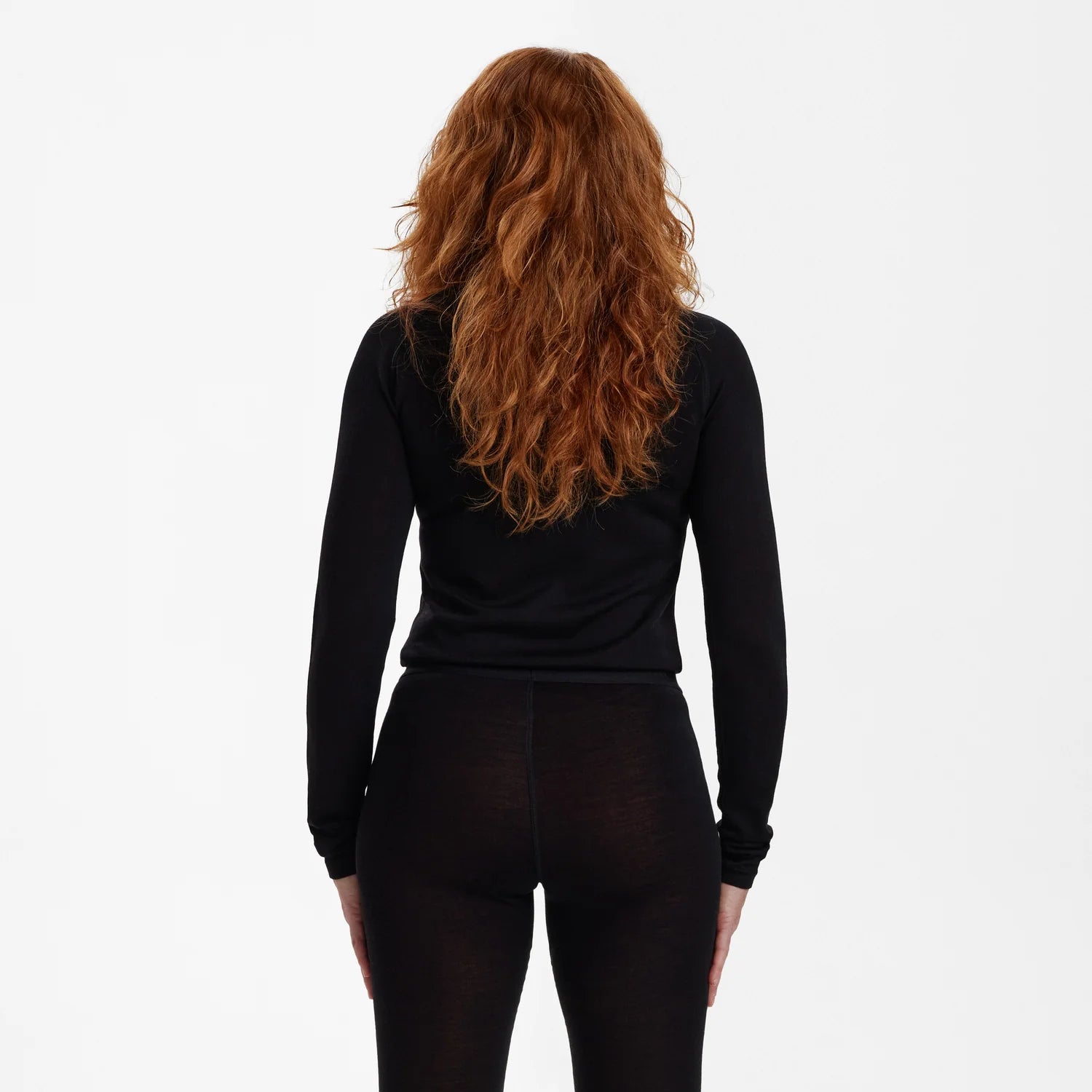 Lady Quinn merinoleggings - Black Oak - modell bakifrån