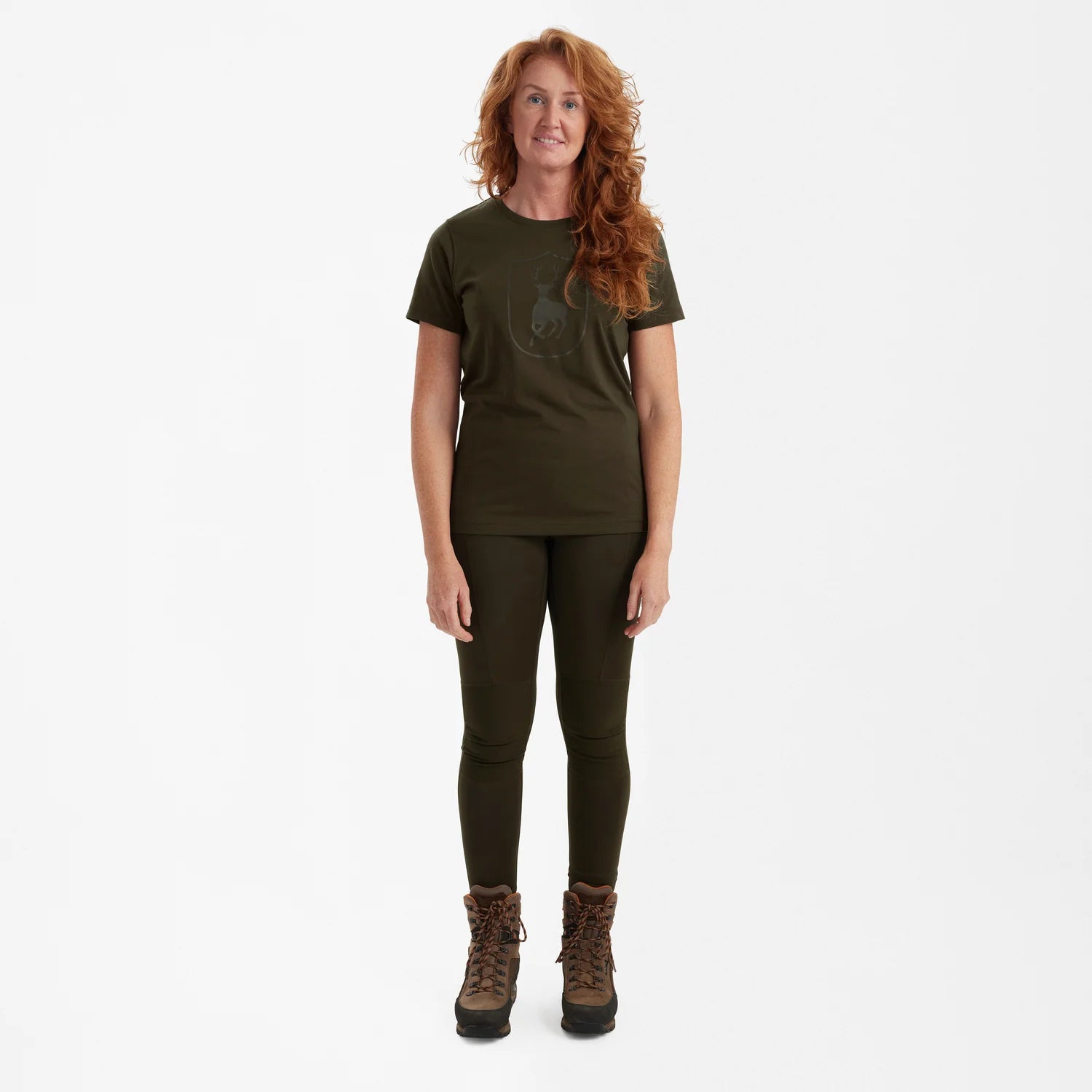 Lady T-shirt med logo - Fallen Leaf - modell framifrån