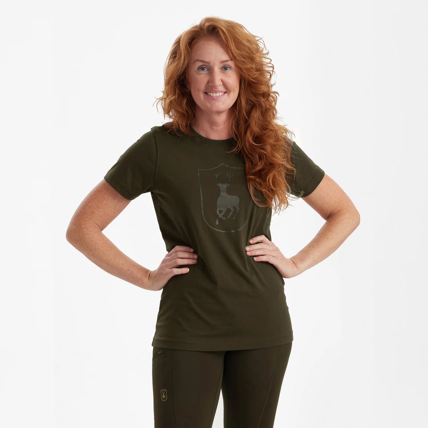 Lady T-shirt med logo - Fallen Leaf - modell framifrån