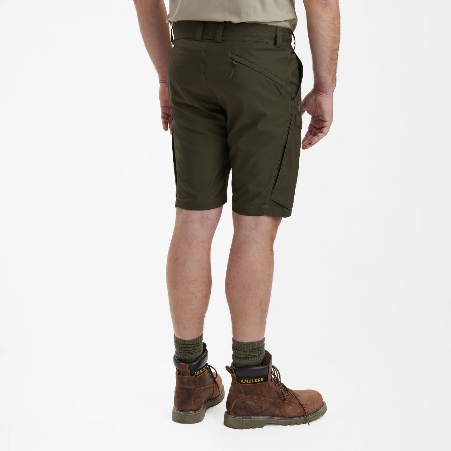 Matobo Shorts - Forest Green - modell bakifrån