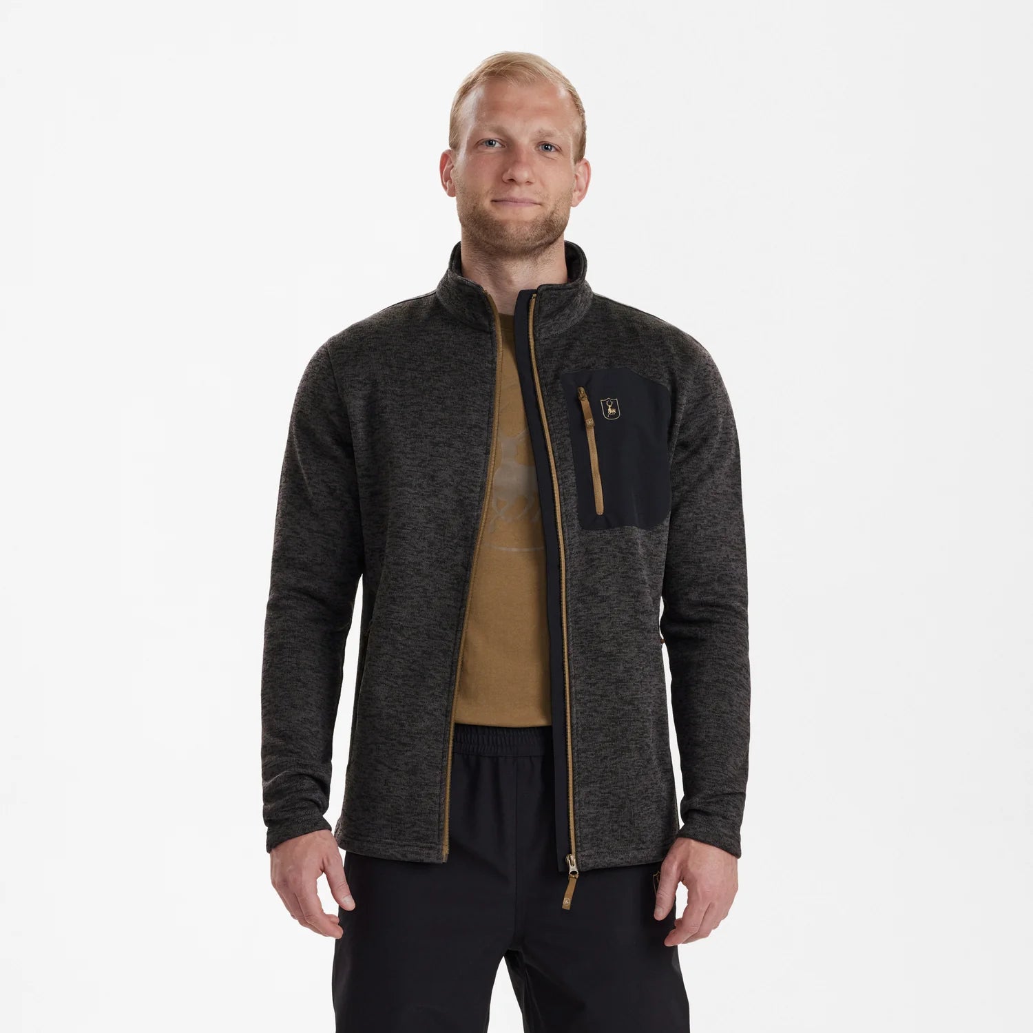 Sarek Stickad Jacka - Dark Grey melange - modell framifrån