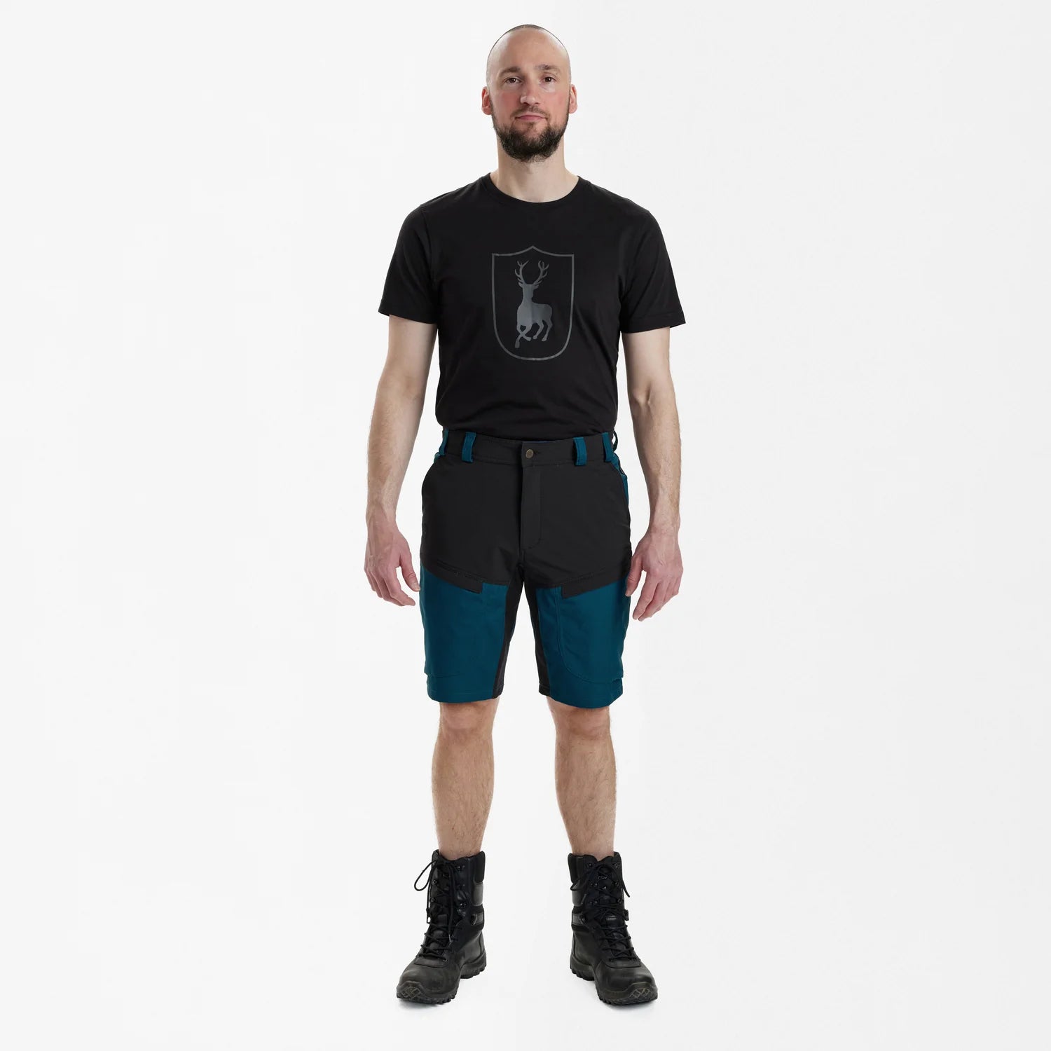 Strike Shorts - Pacific Blue - modell framifrån
