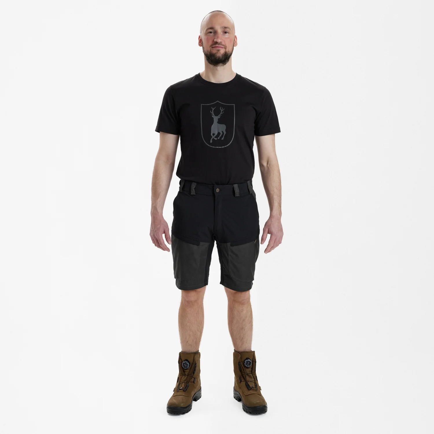 Strike Shorts - Black Ink - modell framifrån