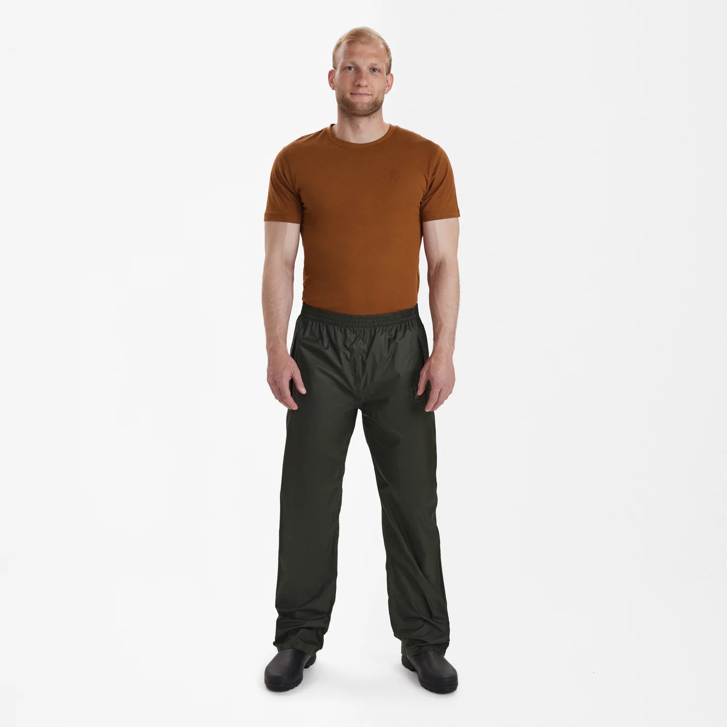 Survivor Regnbyxor - Timber - modell framifrån