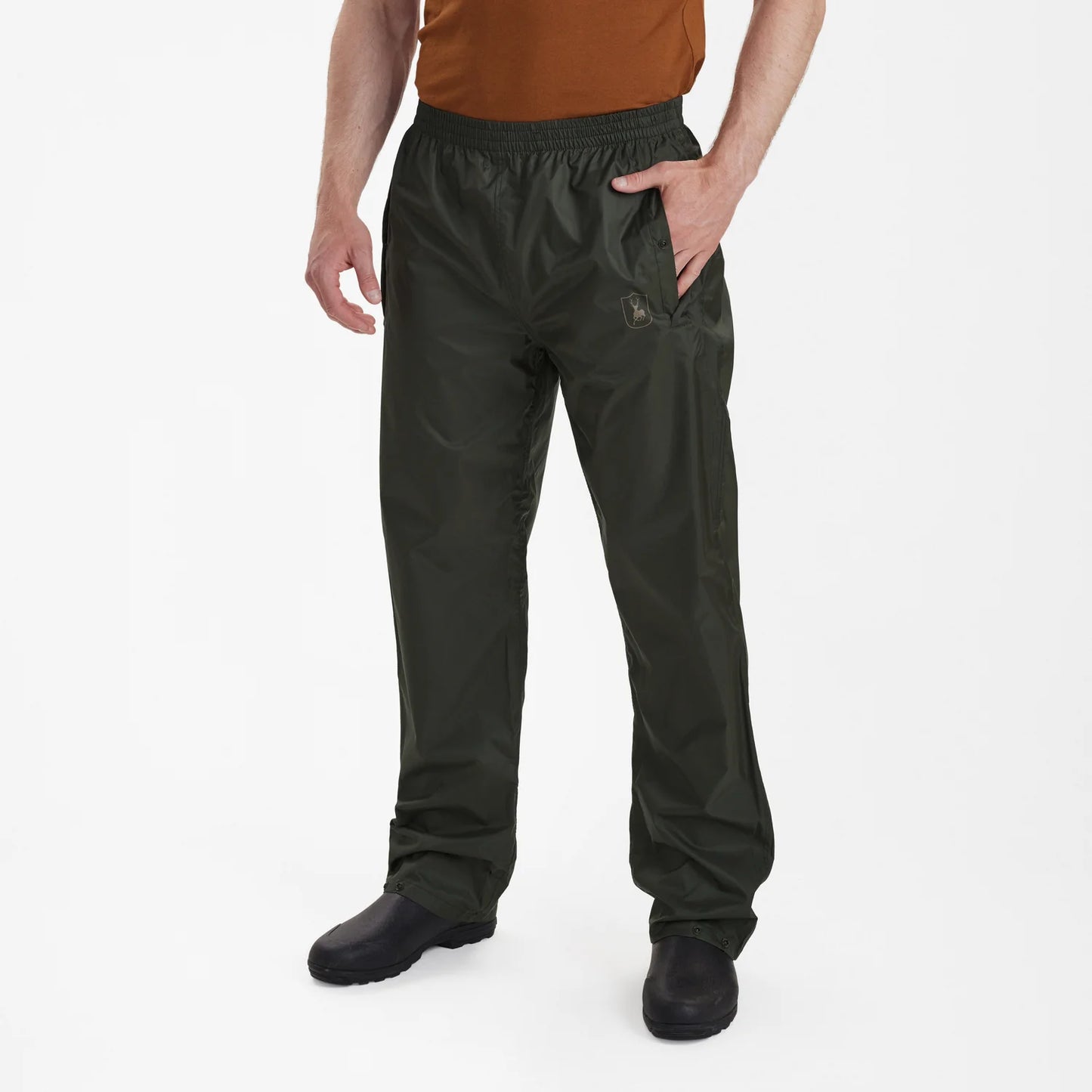 Survivor Regnbyxor - Timber - modell framifrån